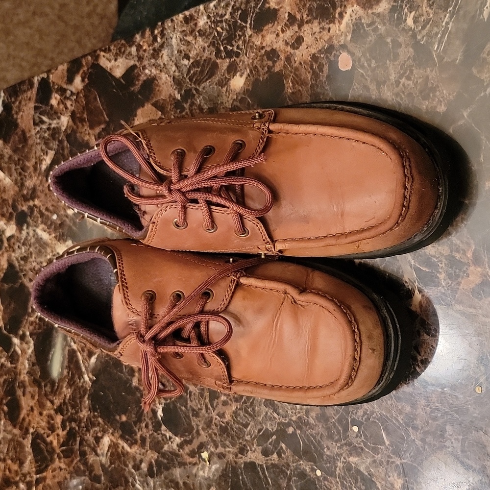 Shoes - Picture 2 of 4